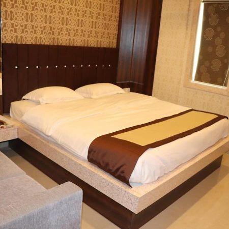 Hotel Angina Калькутта Экстерьер фото