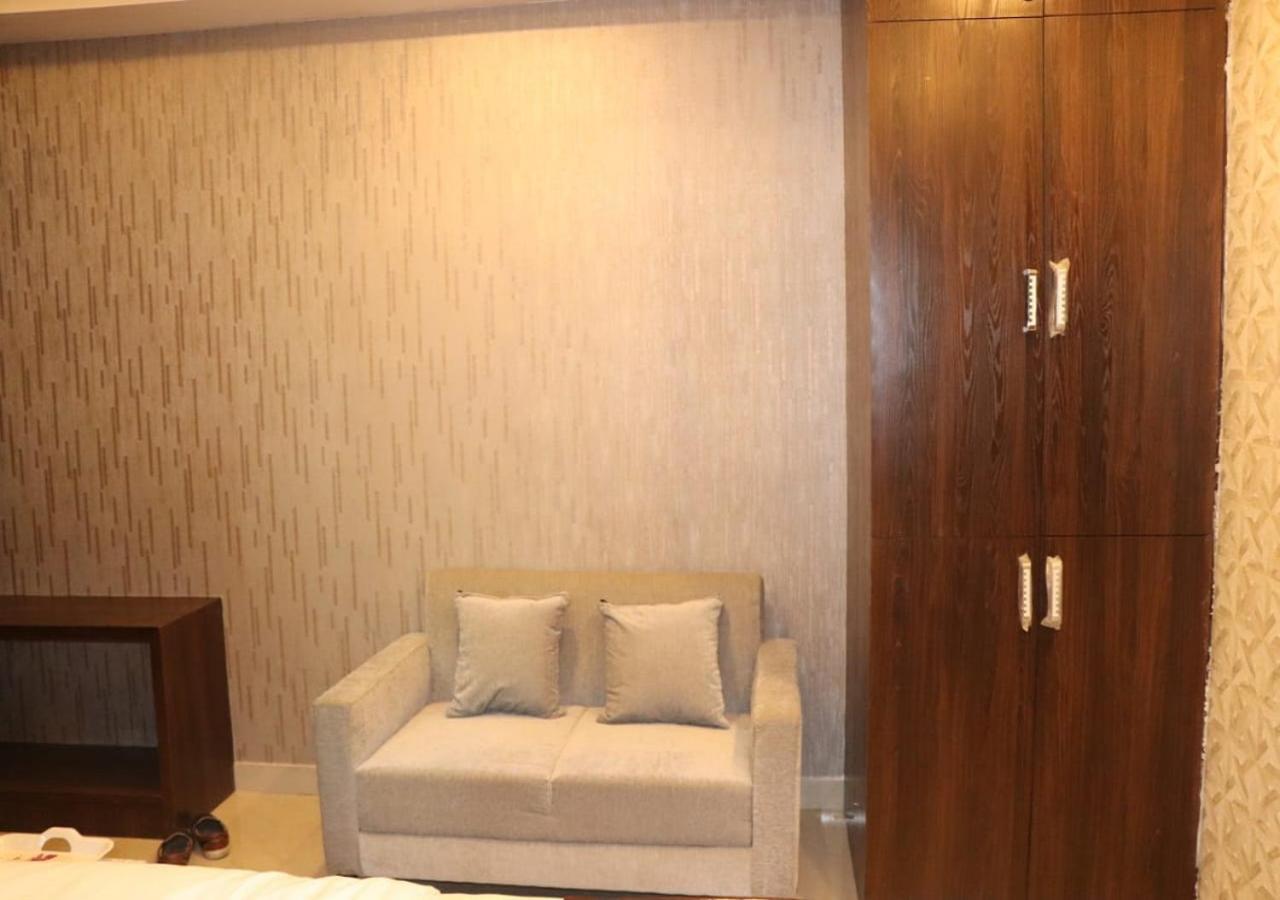 Hotel Angina Калькутта Экстерьер фото