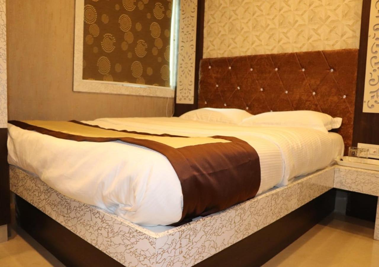 Hotel Angina Калькутта Экстерьер фото