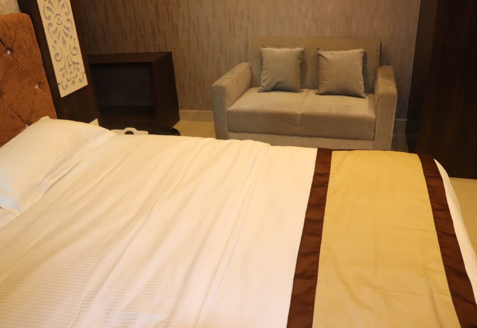 Hotel Angina Калькутта Экстерьер фото
